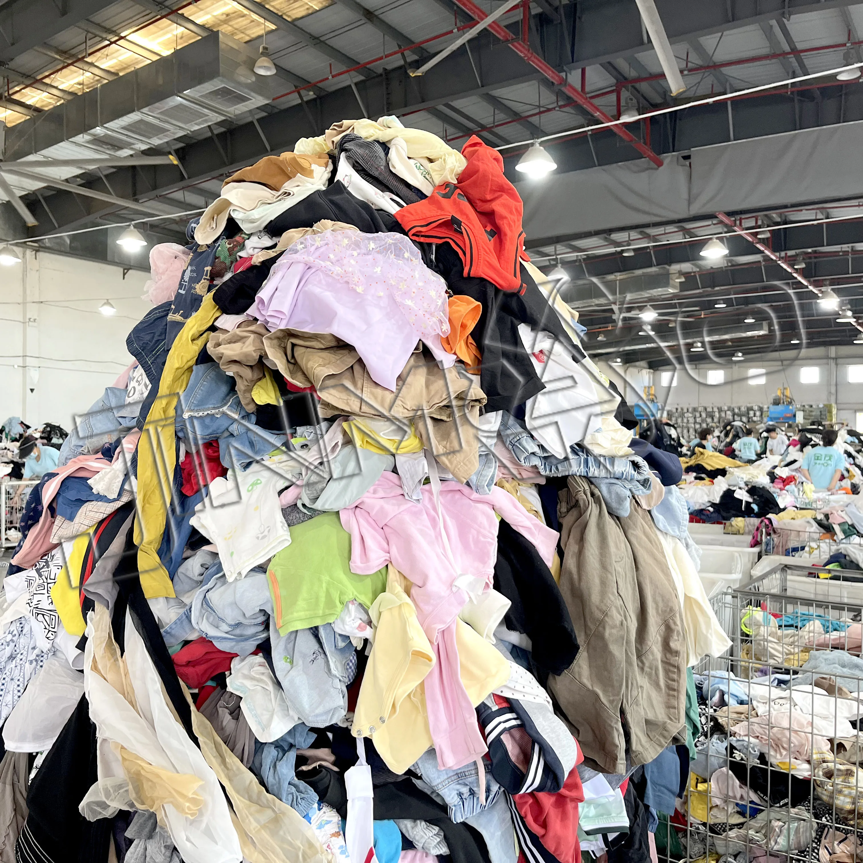 工場供給 女性用古着 中古衣料 45-100kg 古着のベール詰め合わせ