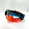 Renard noir et orange transparent