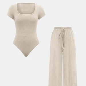 New Style Sportswear Short Sleeve Tight Jumpsuit with Wide Leg Pants 2 Pieces Fitness Yoga Set for Women