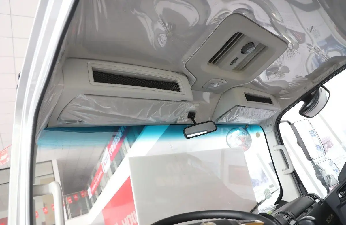 2024 Howo 4.2 m 151 HP 3280 Wheelbase Single-row 4X2 Sinotruck Light Cargo Truck in China for Transporting