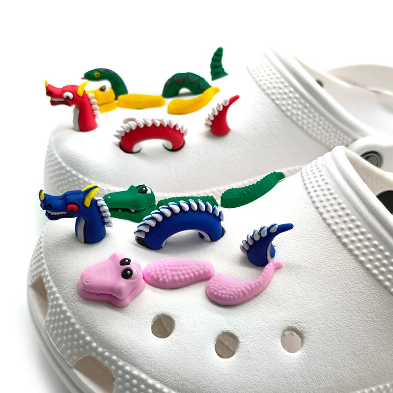 Acessórios de sapatos 3D de borracha personalizáveis com formato de buracos de animais de desenho animado, fofos, DIY, formato de dragão, cobra, crocodilo, adequado para decoração