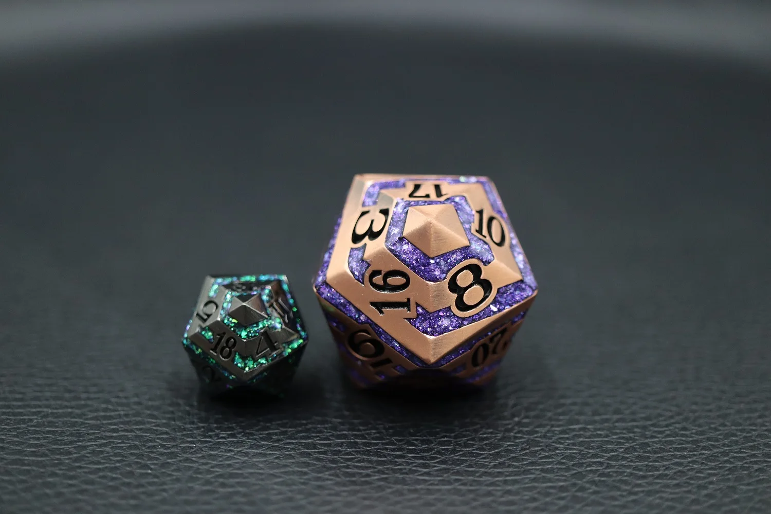 Oversize Stripe Metal 33mm D20 Zinc Alloy Polyhedral Dice for DND Games Different Colored Oversize Stripe Metal 33mm D20 manufacture