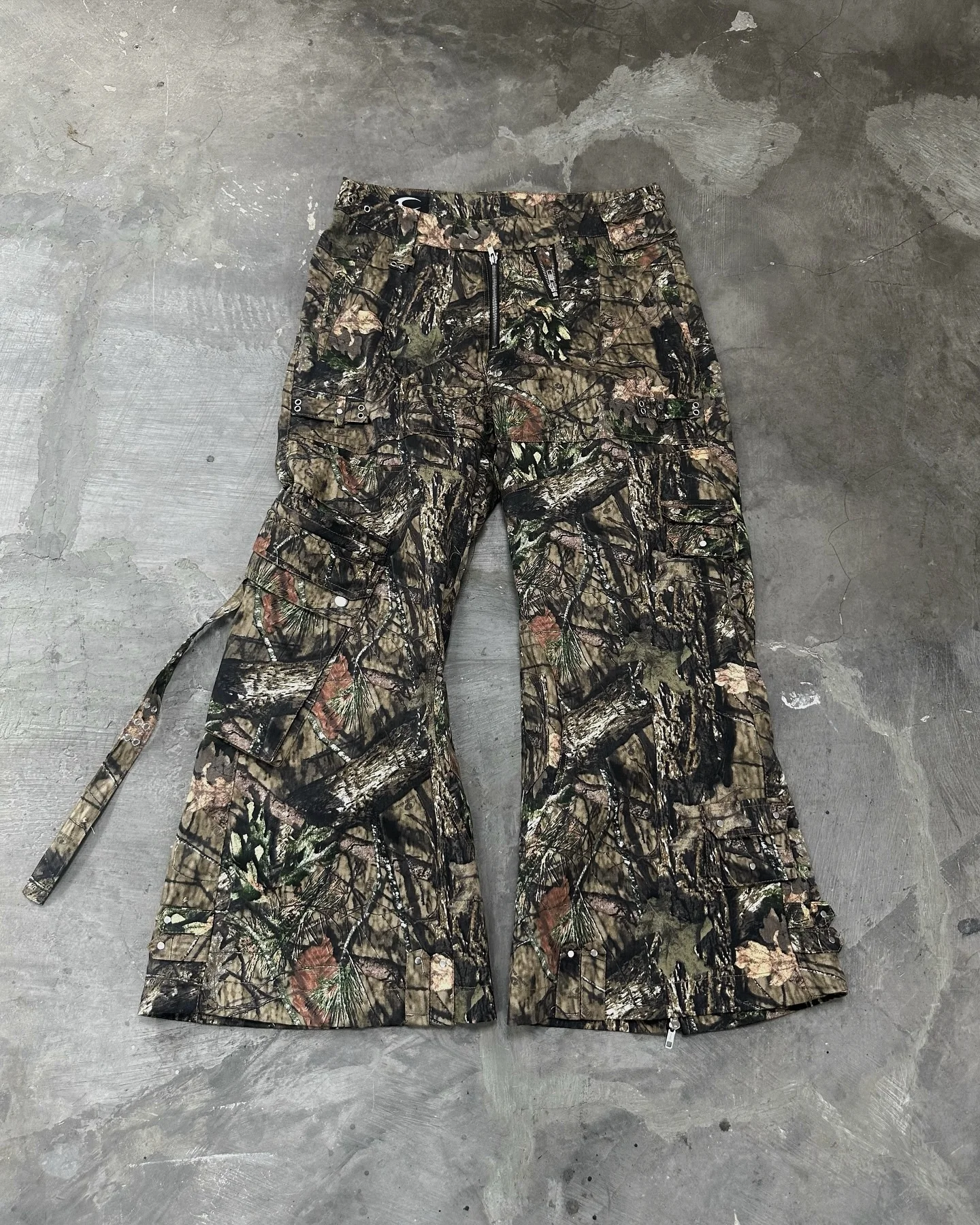 Custom Wholesale Oversized Baggy Wide Leg Real Tree Print Print Hunting Tactical Camo Camouflage Flared Cargo Pants for Men