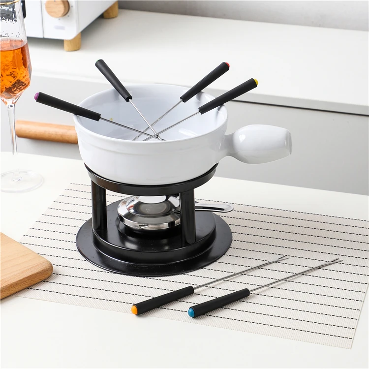 Набор изысканных кухонных принадлежностей для фондю с шоколадным сыром