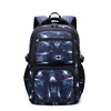 Espace bleu profond