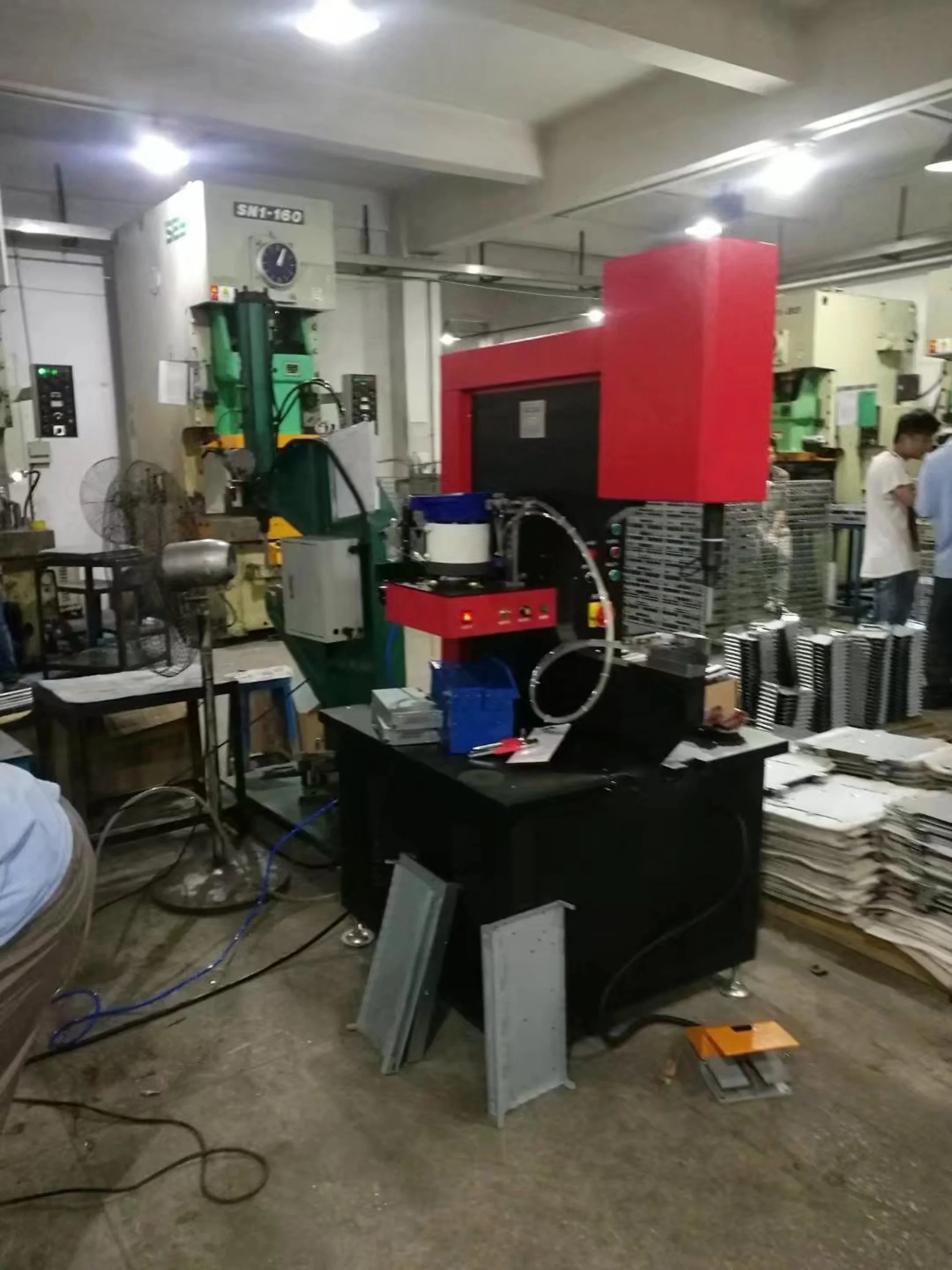 2023 Automatic Feed Rivet Machine Riveting Machine for Pcb