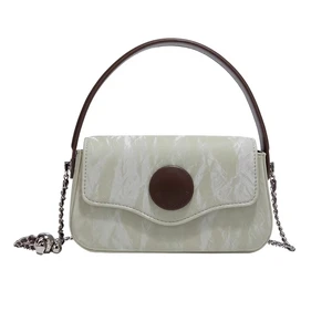 2026 Designer Single Shoulder PU Tote Bag Metal Chain Fashionable Women's Messenger Bag Wholesale for Summer Winter Use Cover