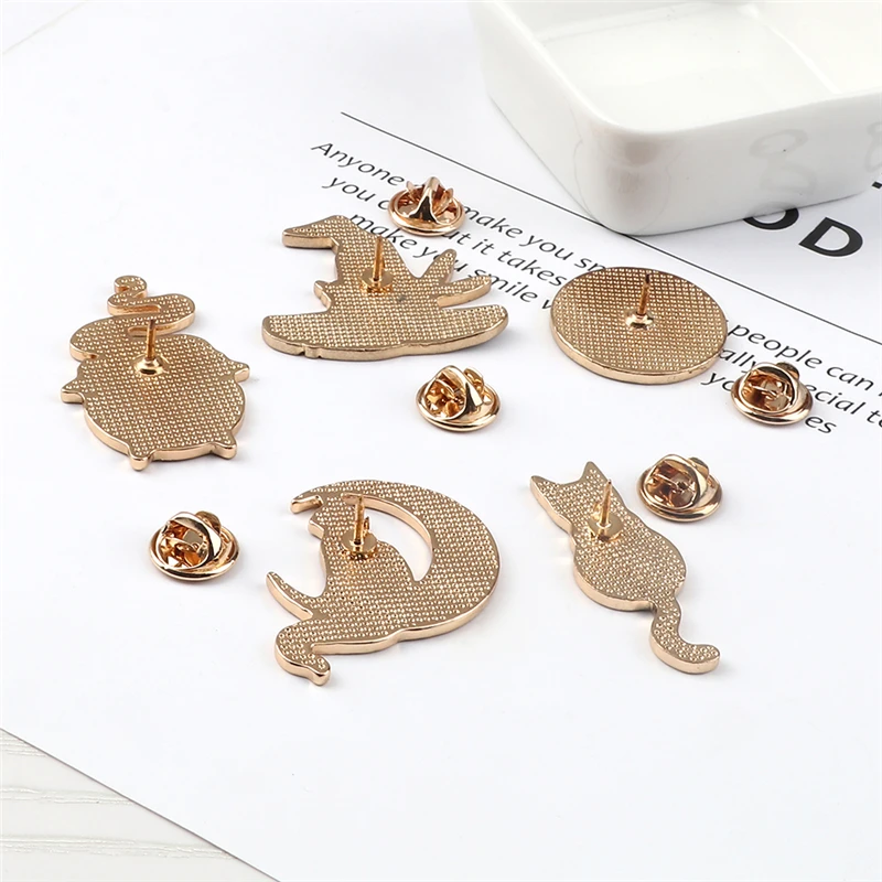 Черные эмалированные булавки в стиле панк с ведьмами, волшебная брошь в виде Луны, кошки на рюкзак, джинсовая булавка на лацкан, значок в темноте, готический подарок, ювелирные изделия для вечеринки