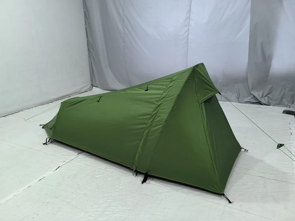 1-persoon Aluminiumpoot Vierseisoenpoliester Windbestendige Reëndig Dubbellagige Liggewig Buitelugkamptent vir Bergklim