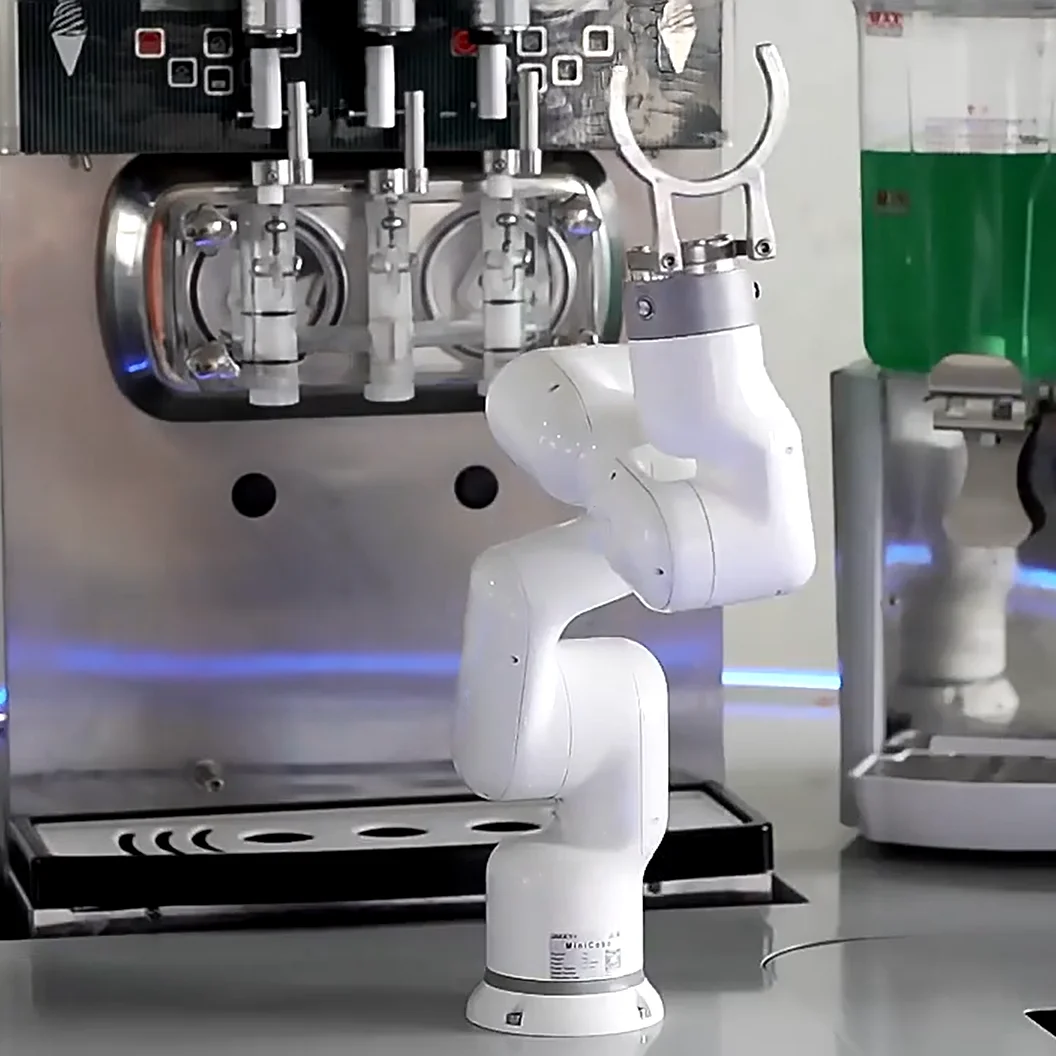 China Robot Ice Cream Vending Machine - Automatic 6-Axis Robotic