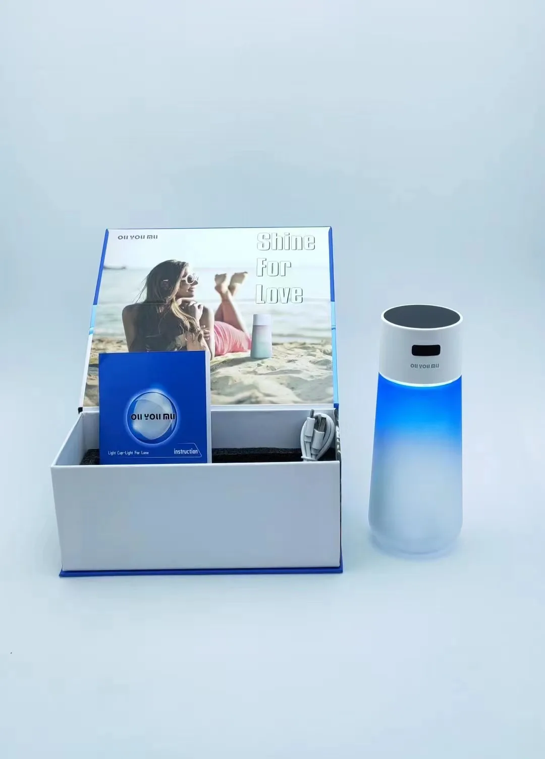 2023 New Popular Design Light Cup Plastic Rechargeable Luminescent Water Bottle Colorful Light Plastic Water Bottle