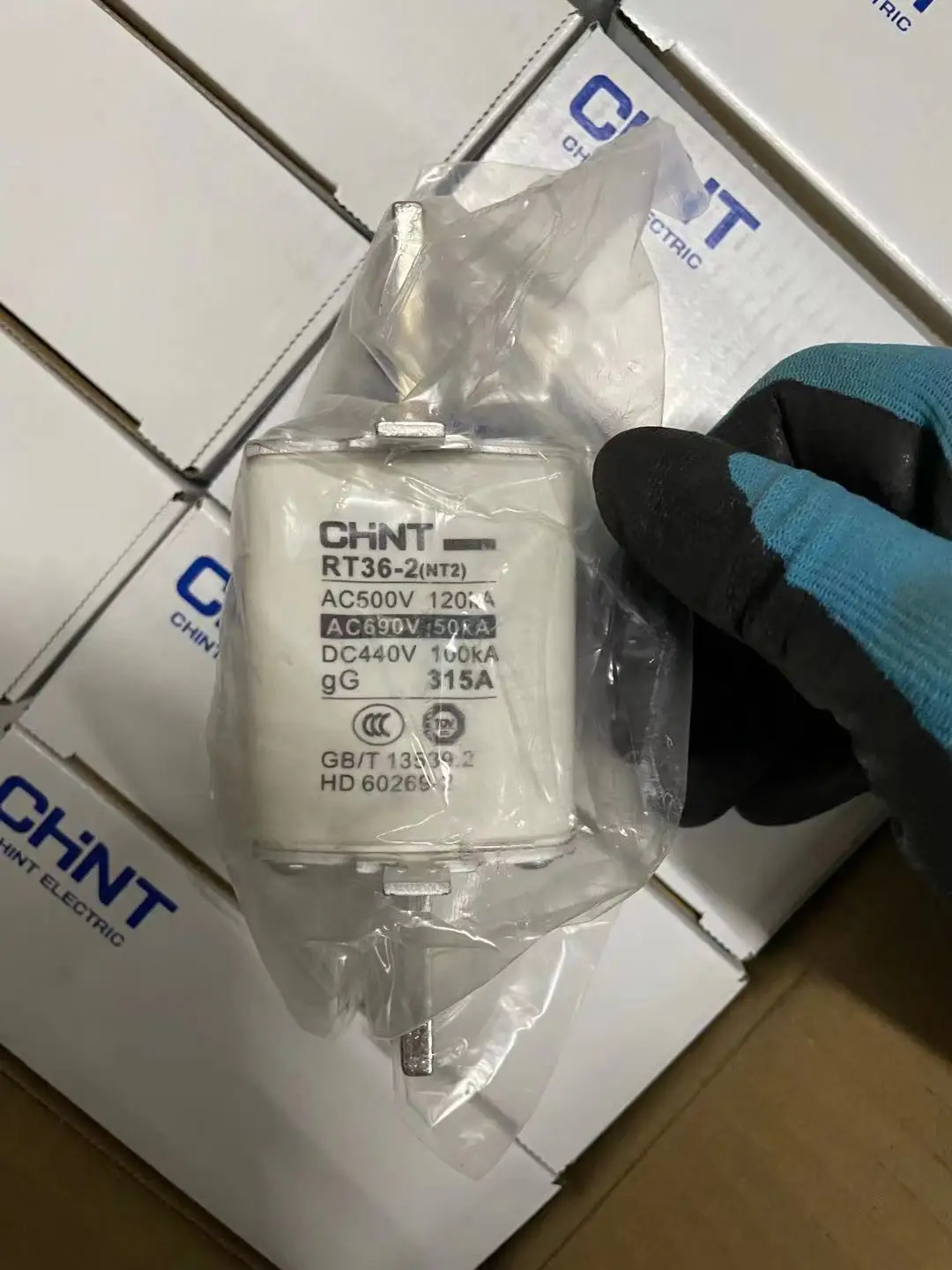 Chint NHRT40 NHRT40-160/3 NHRT40-250/3 NHRT40-400/3 NHRT40-630/3 160A 250A 400A 630A CHNT Vertical Fuse Switch Disconnector