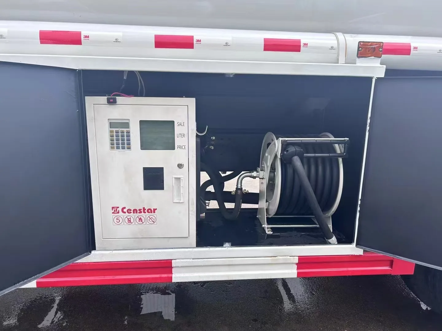 product sino howo 4x4 off road new condition manual transmission oil refilling tanker truck 4x4 drive wheel-6