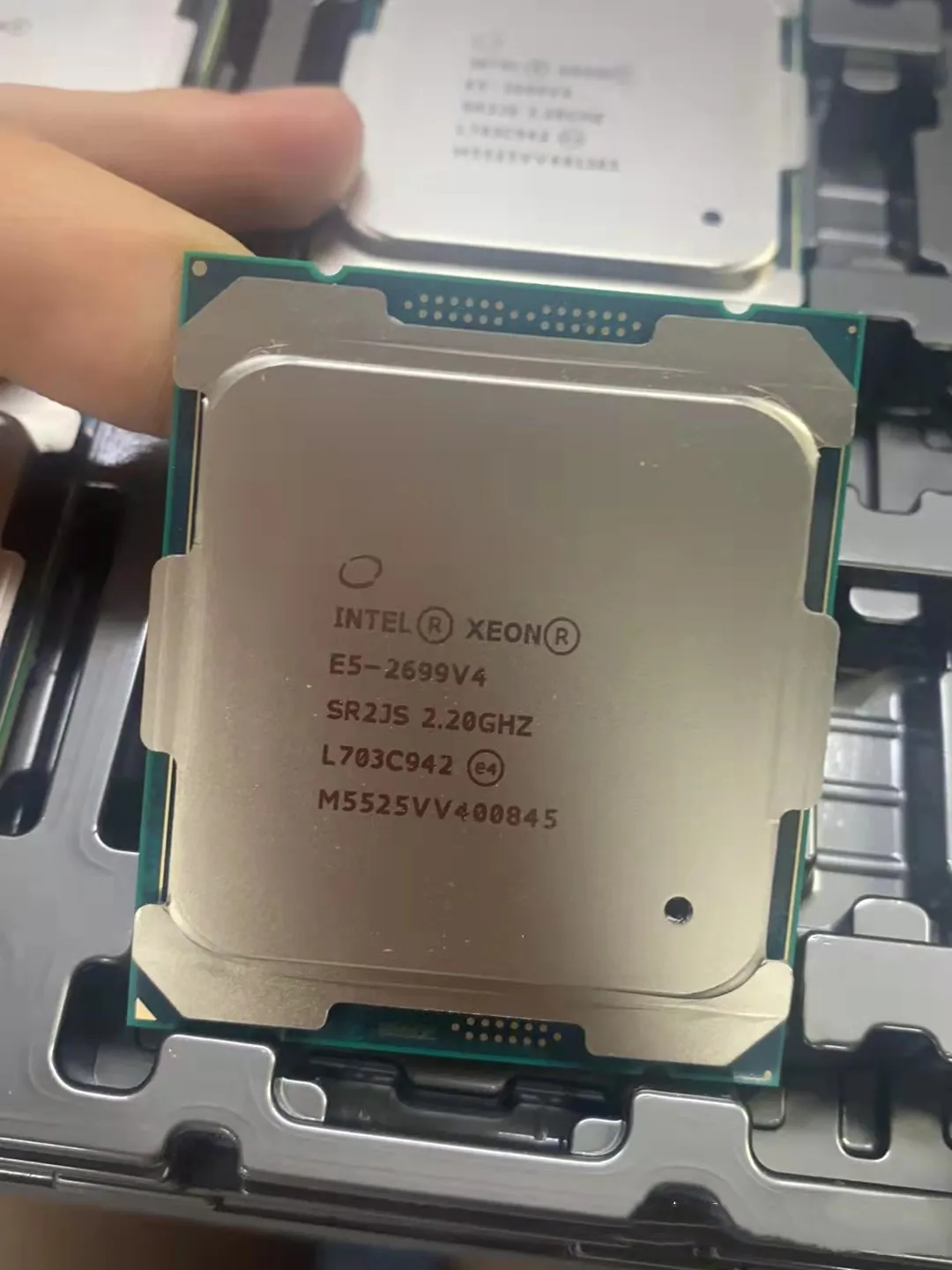 100% Original Intel Xeon E5-2699 V4 - 2.20ghz Server CPU