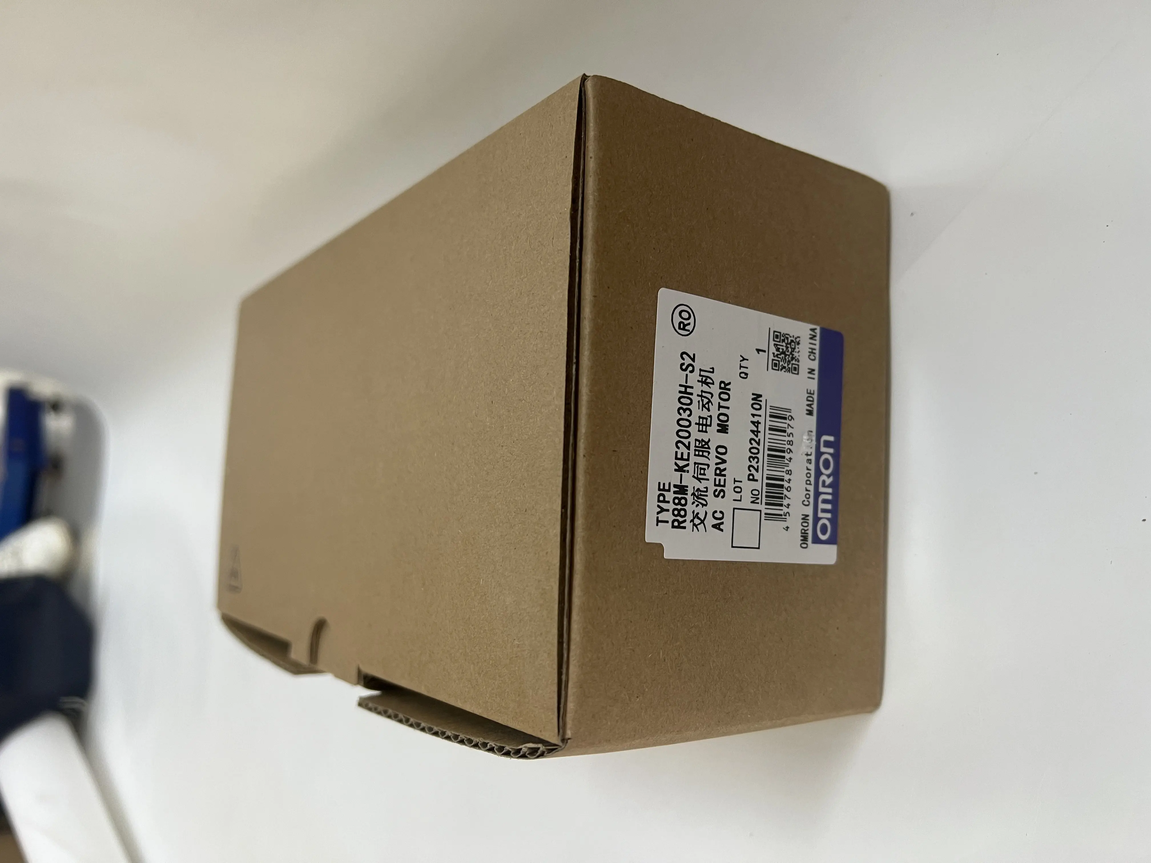 Omron AC Servo Motor R88M-KE20030H-S2 Omron AC Servo Motor R88M-KE20030H-S2