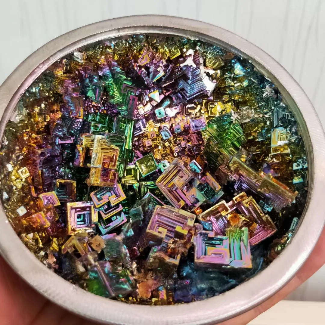 輸入雑貨　天然水晶石　KAWS(カウズ)　クリスタルアート　宝石 輸入雑貨天然水晶石KAWS(カウズ)クリスタルアート宝石