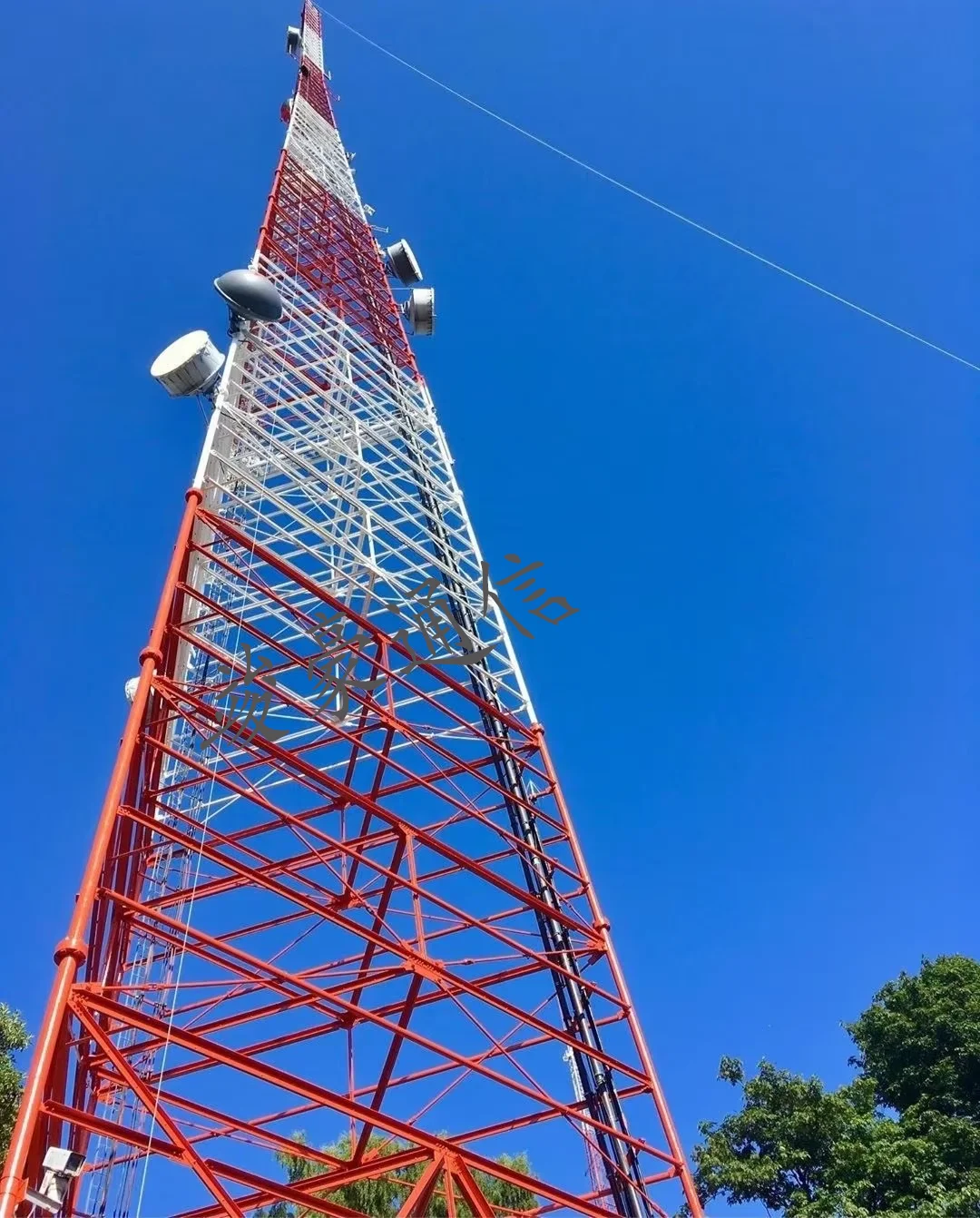 Customizable Guyed Telecom Tower Adjustable Height Steel Tower for Mobile & Radio Communication Galvanized Steel Material