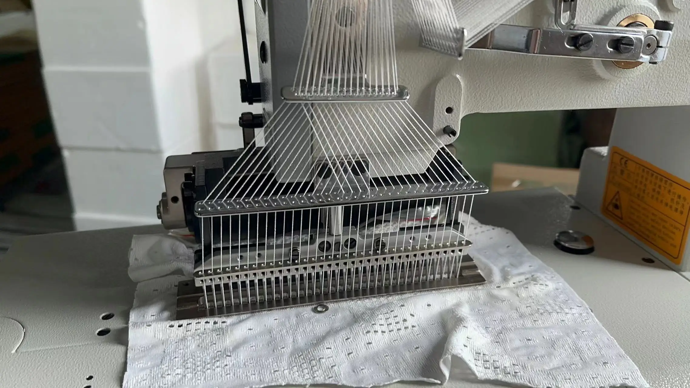 skn930303さん専用 ST- 008-33048P/VSQ 33 Needle Elastic Sharring Sewing Machine