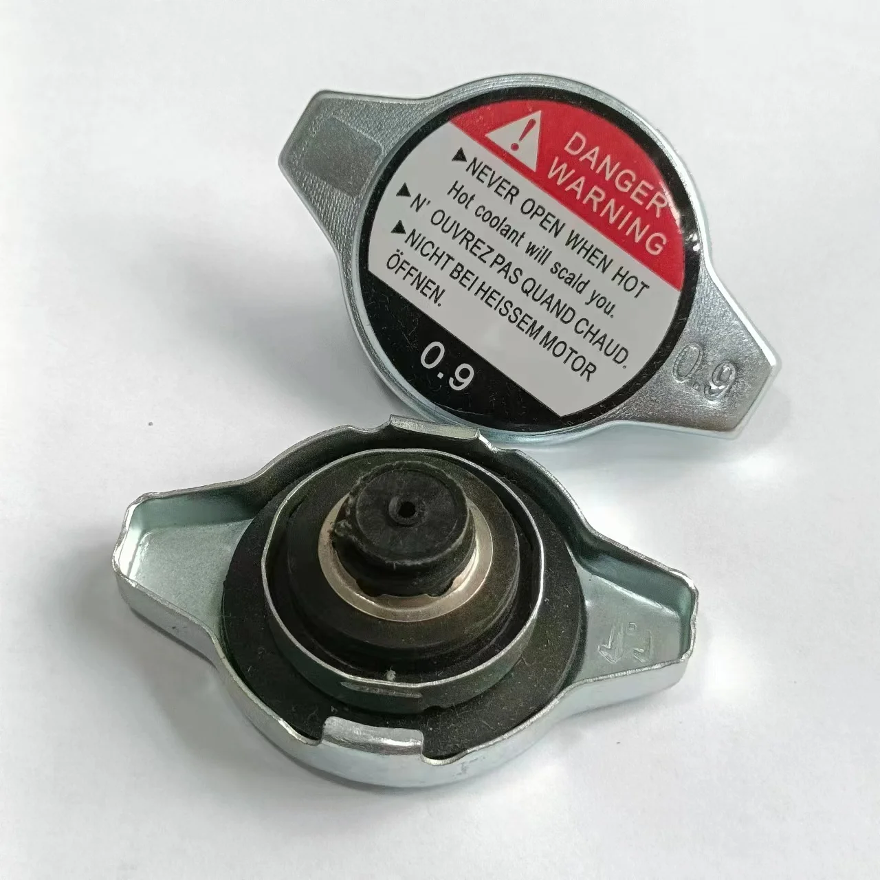 0.9 1.1 1.3 Low Valve Cover Radiator Cap for Nissan Hyundai Toyota Hiace Suzuki Bmw Chevrolet Mazda