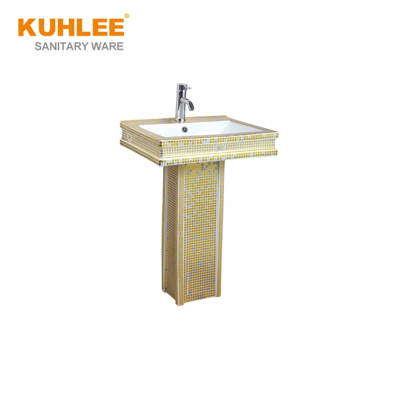 Direct Selling Golden Decoration Toilet Ceramic Sanitary Ware Washdown One Piece Bathroom Furniture High End Toilet Sets