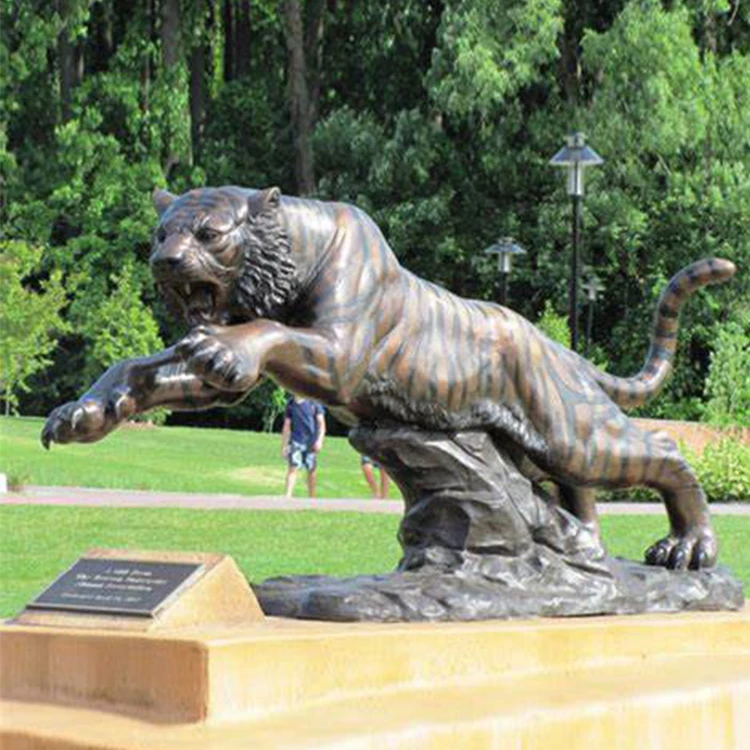 Hand Carved Copper Animal Metal Crafts Golden Brass tiger Statue for Home Decoration