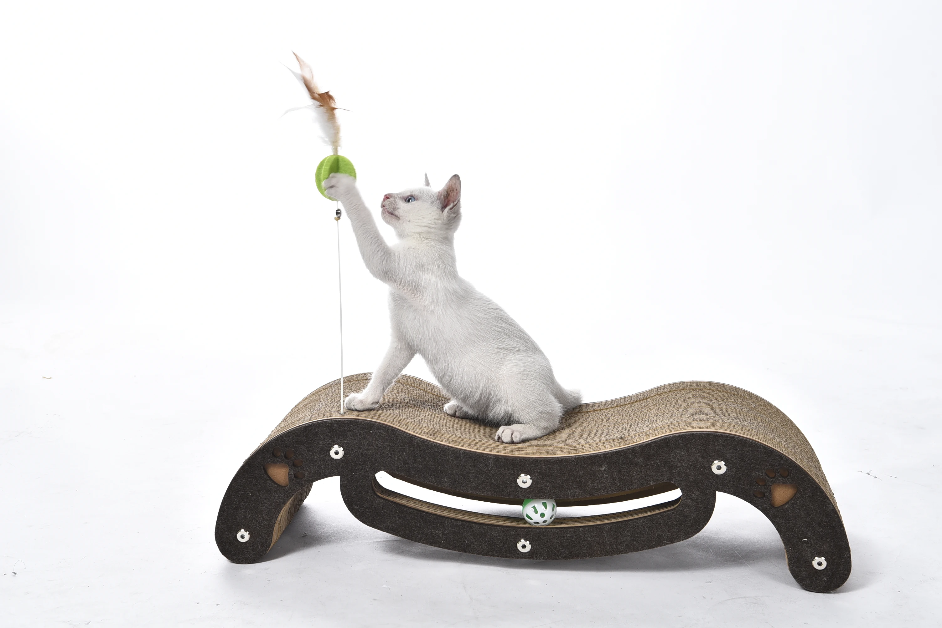 Когтеточная чесалка коричневого цвета, размер 68,5x24x18 см