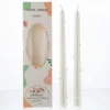 Bougie laquée perle blanche avec autocollant camélia blanc