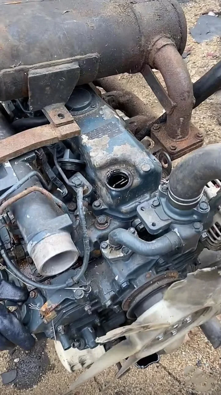 中古 Kubota V2203T エンジン 小型ディーゼルエンジン販売