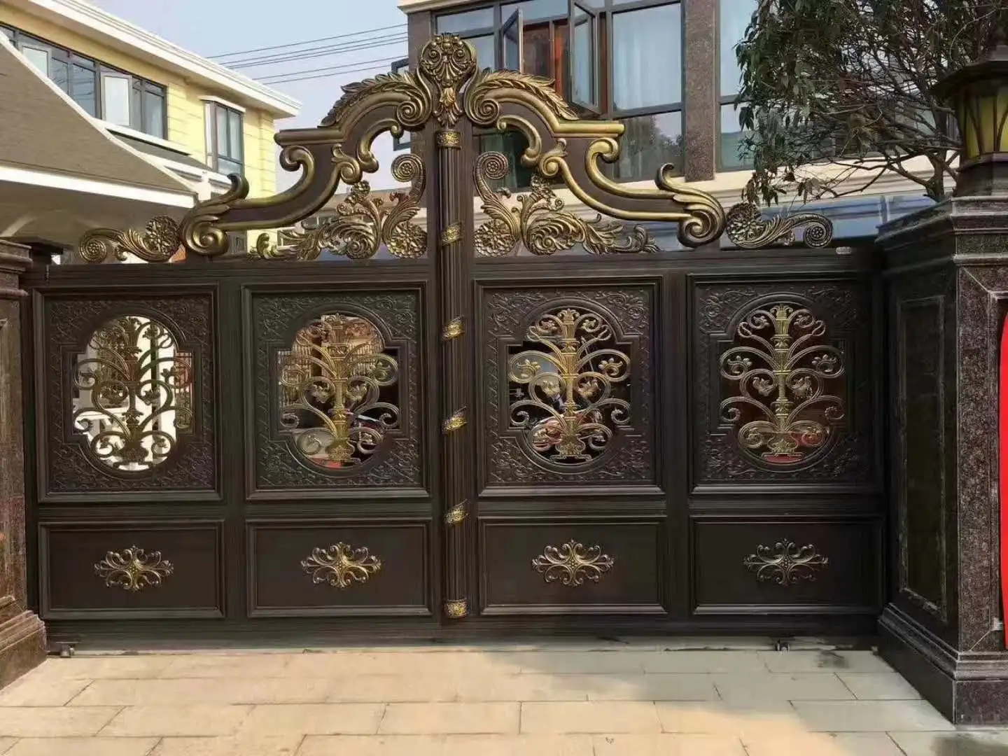 Factory Wholesale Gate Remote Iron Main Gate Designs in Pakistan