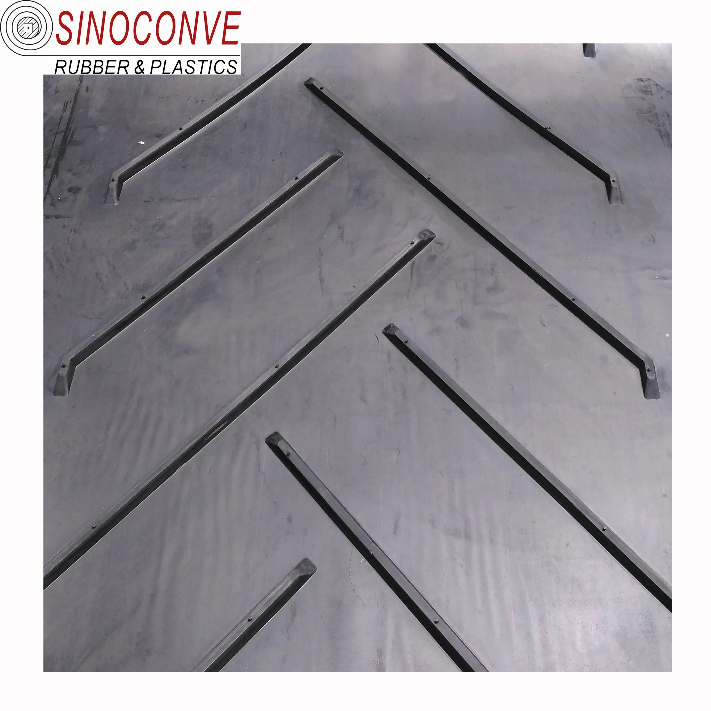 Open v Shaped Tilting Conveyor Belt with Paddle