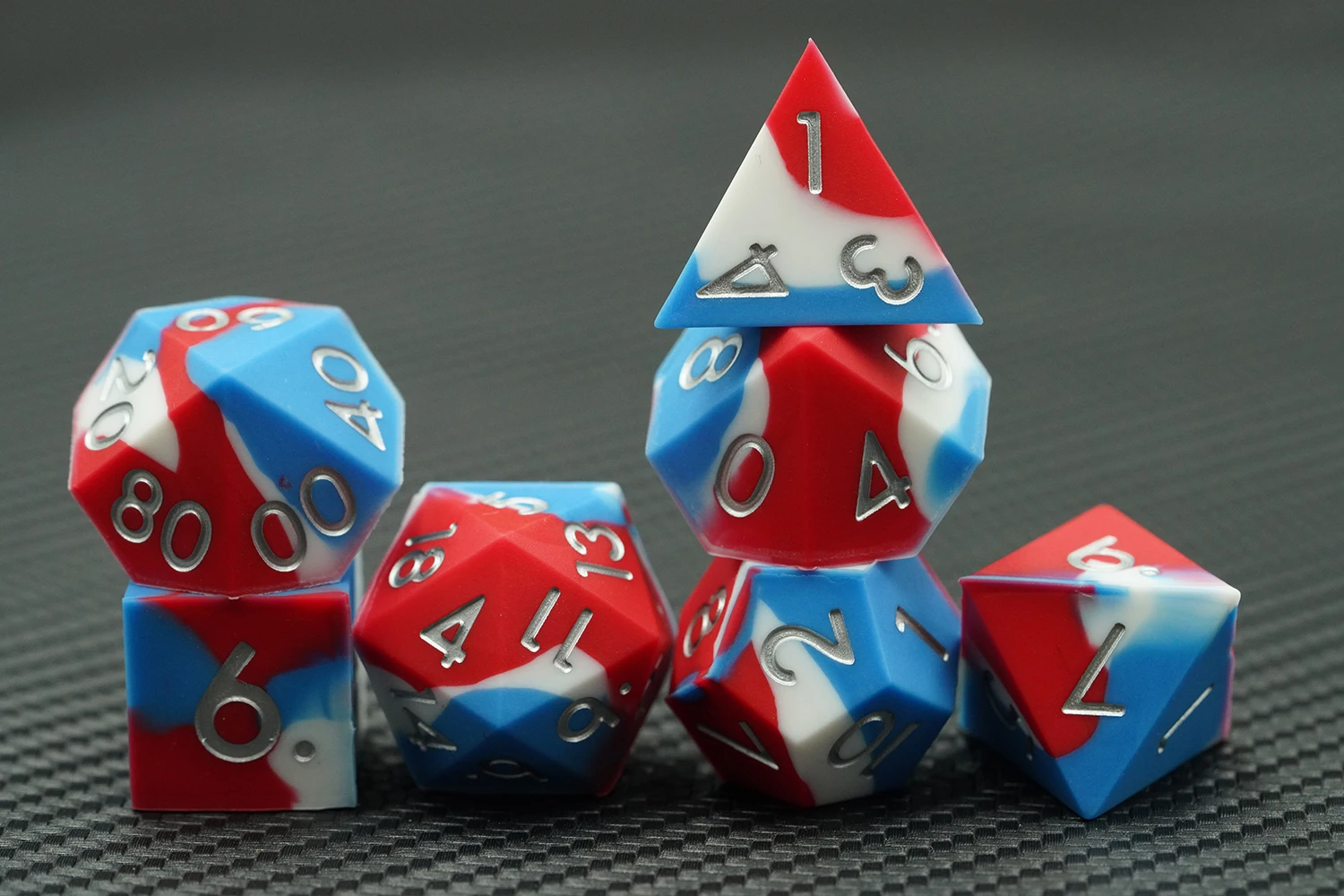 DND Polyhedral Dice Set 7 Piece Sharp Edge Silicone Dice 16mm Size 3 Color Mix for Dungeons & Dragons Board Games supplier