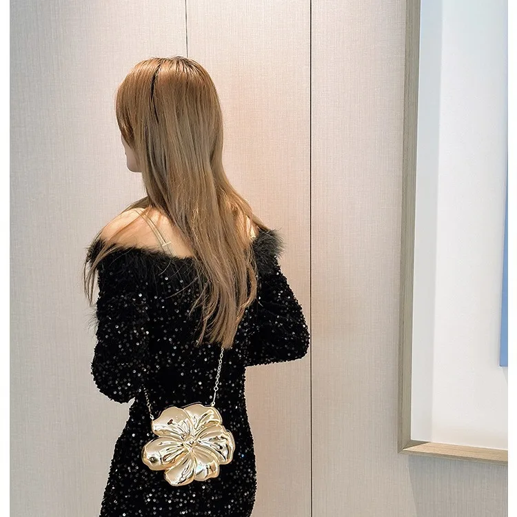 Elegant Clutch Bag - Perfect for Formal Parties & Weddings Elegant Clutch Bag - Perfect for Formal Parties & Weddings