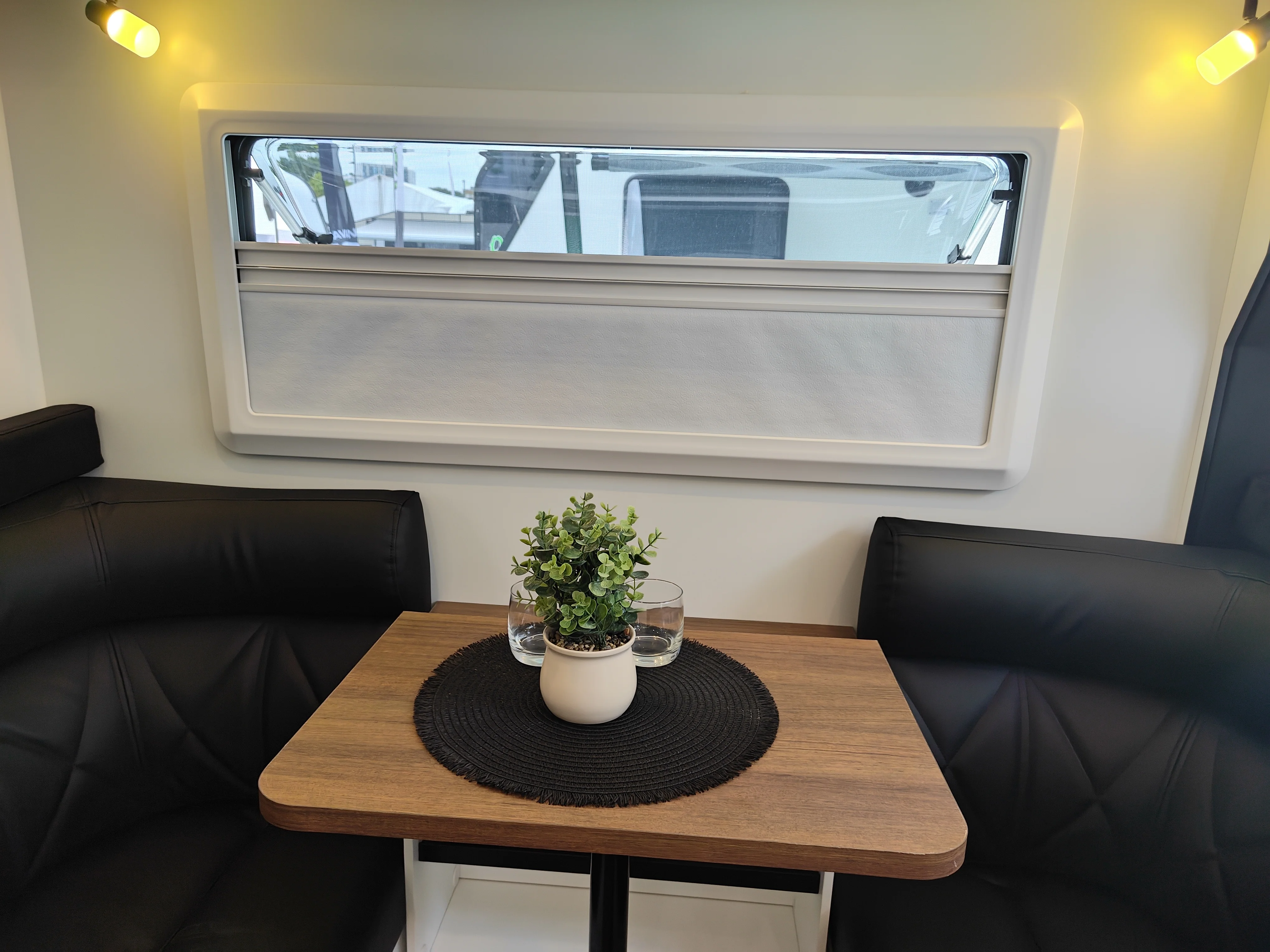 RV Extrapolated Window Aluminium - New Design Motorhome Blinds