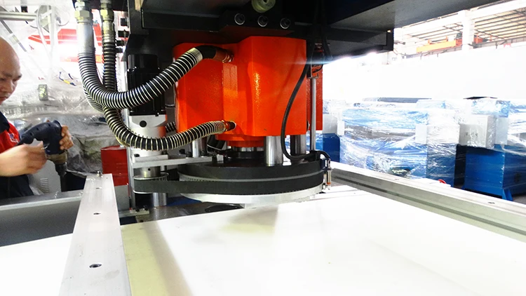 Automatic Traveling Head Cutting Press Machine for Leather