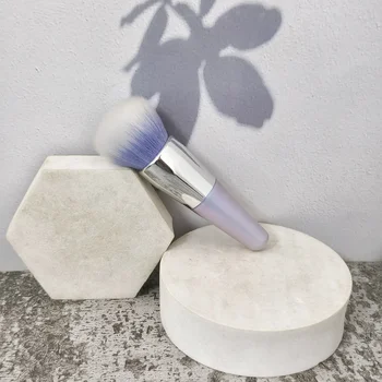 Purple Gradient Makeup Brush Soft and Gentle on the Skin Powder Brush for Face Beauty Blush Brush