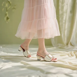 Luxurious Crystal Diamond Wedding Shoes for Women Peep Toe High-Heeled Sandals in Elegant Style Fashionable Party Sandals