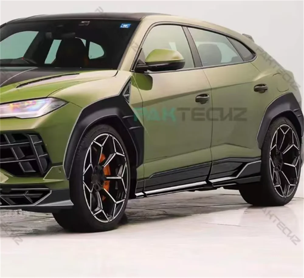 Kit de Carroceria e Saias Laterais para Lamborghini Urus foto 5