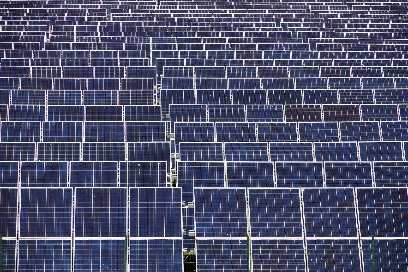 YS 310W All Black OEM Power Poly Solar Panel Competitive Price  Half Cell Polycrystalline with Glass Front Direct From China