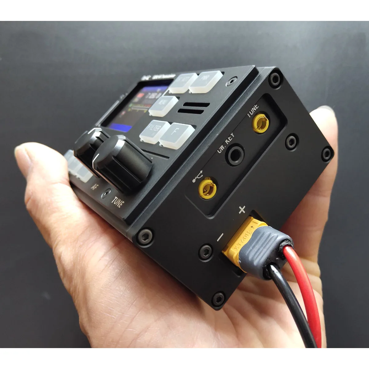 FX-4C HF 3.5M-29MHz QRP 10W プロテクケース付き FX-4C HF 3.5M-29MHz QRP 10W プロテクケース付き FX-4CR QRP HF