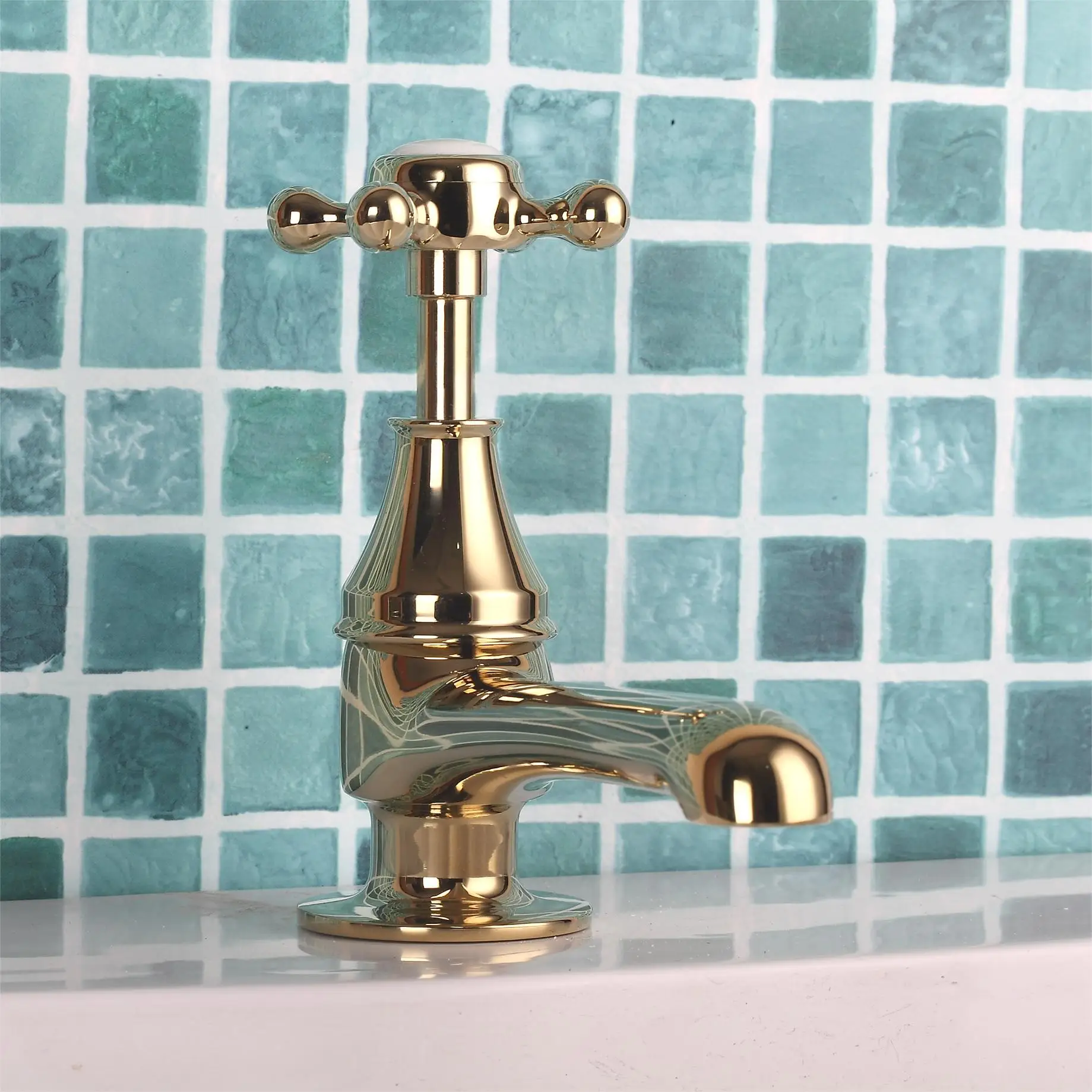 Luxury Gold Brass Basin Pillar Taps - Gold manufacture