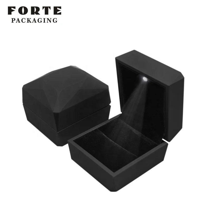 Шкатулка для ювелирных изделий FORTE со светодиодной подсветкой