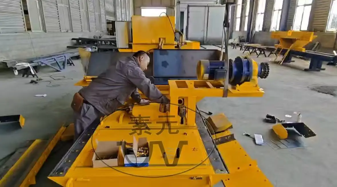 product t shape  automatic concrete trench canal forming machine drainage ditch road construction machinery-4