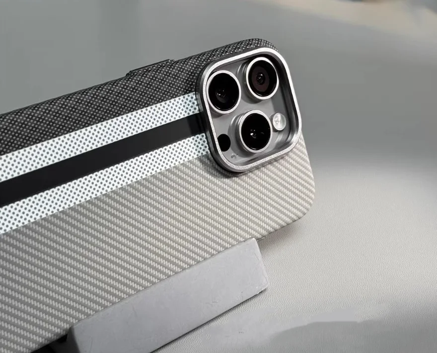 iPhone15ProMax新款现货到货手机壳磁性硬壳碳纤维颗粒防摔保护套