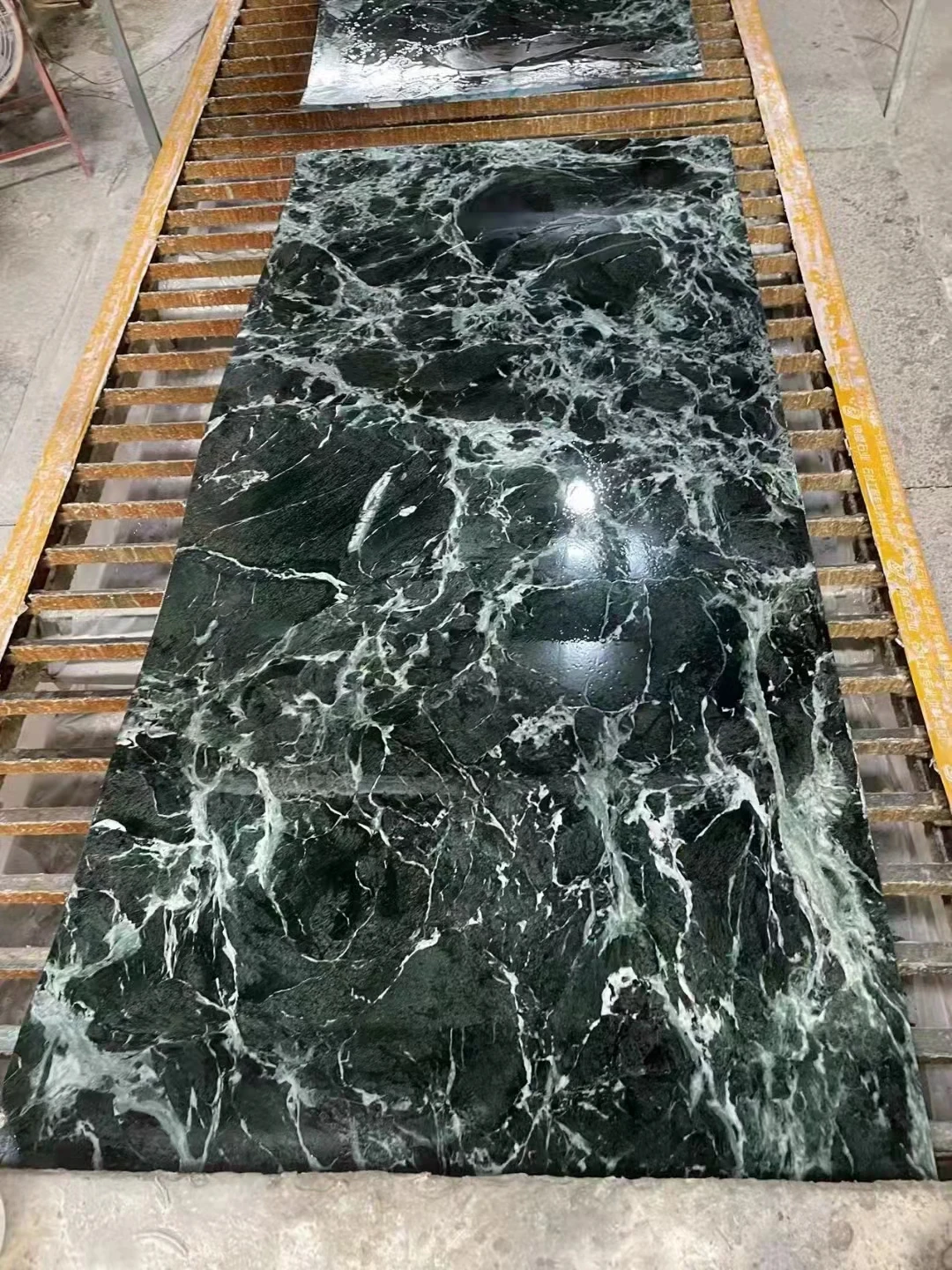 Wholesale Popular Green Marble Italy Classical Green Marble with White Veins