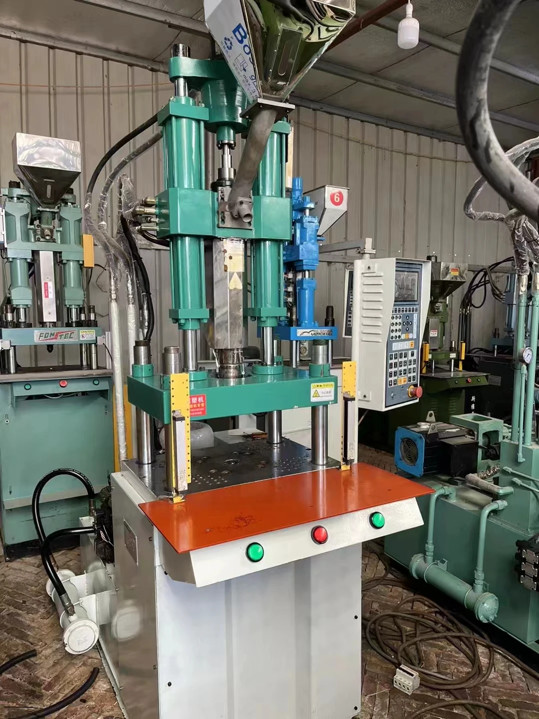 Vertical Second-hand Injection Molding Machine 15T20T35T40T50T55T80T120T Monochrome Two-color Injection Molding Machine