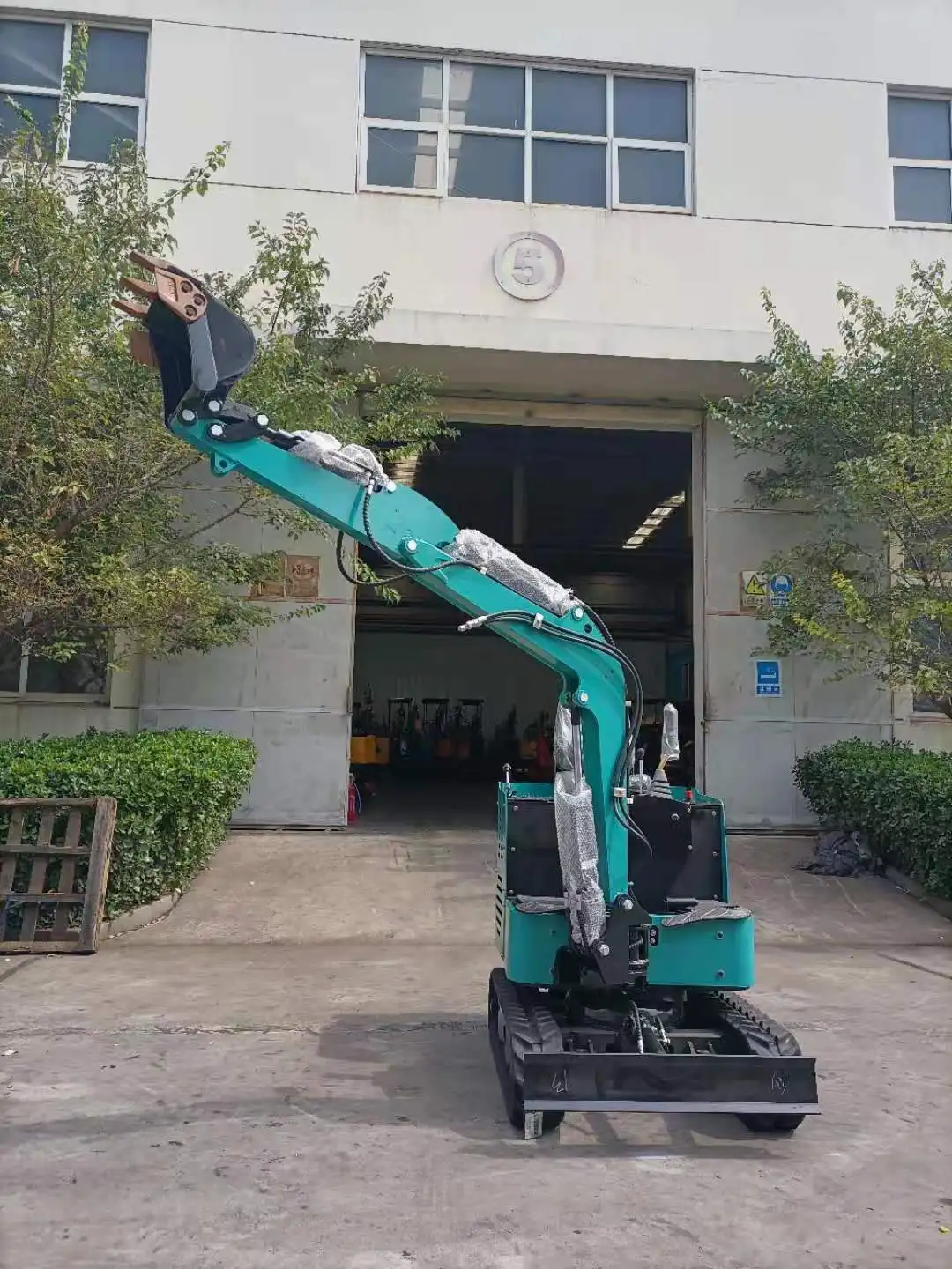 Factory New Chinese Mini Excavator Cab 1 Ton Hydraulic Crawler ...