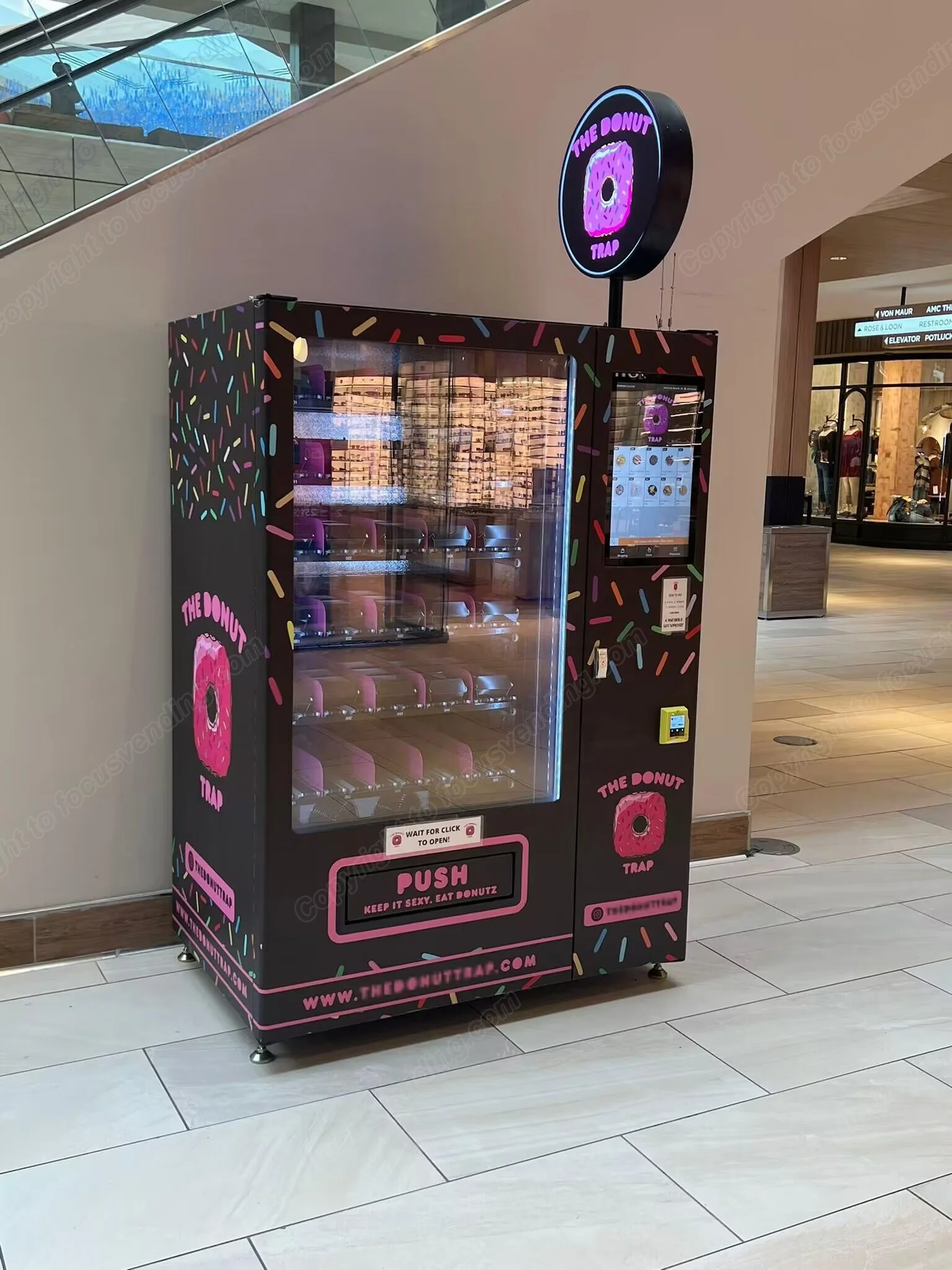 Pringles or cylinder goods vending machine BM-006