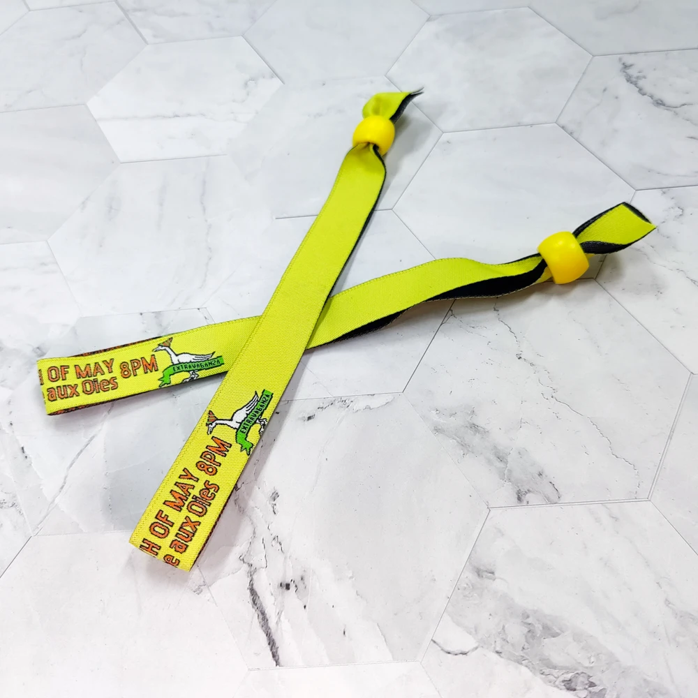 Free Design Plastic Tube Slide Lock Custom Woven Cloth Wristband for Events