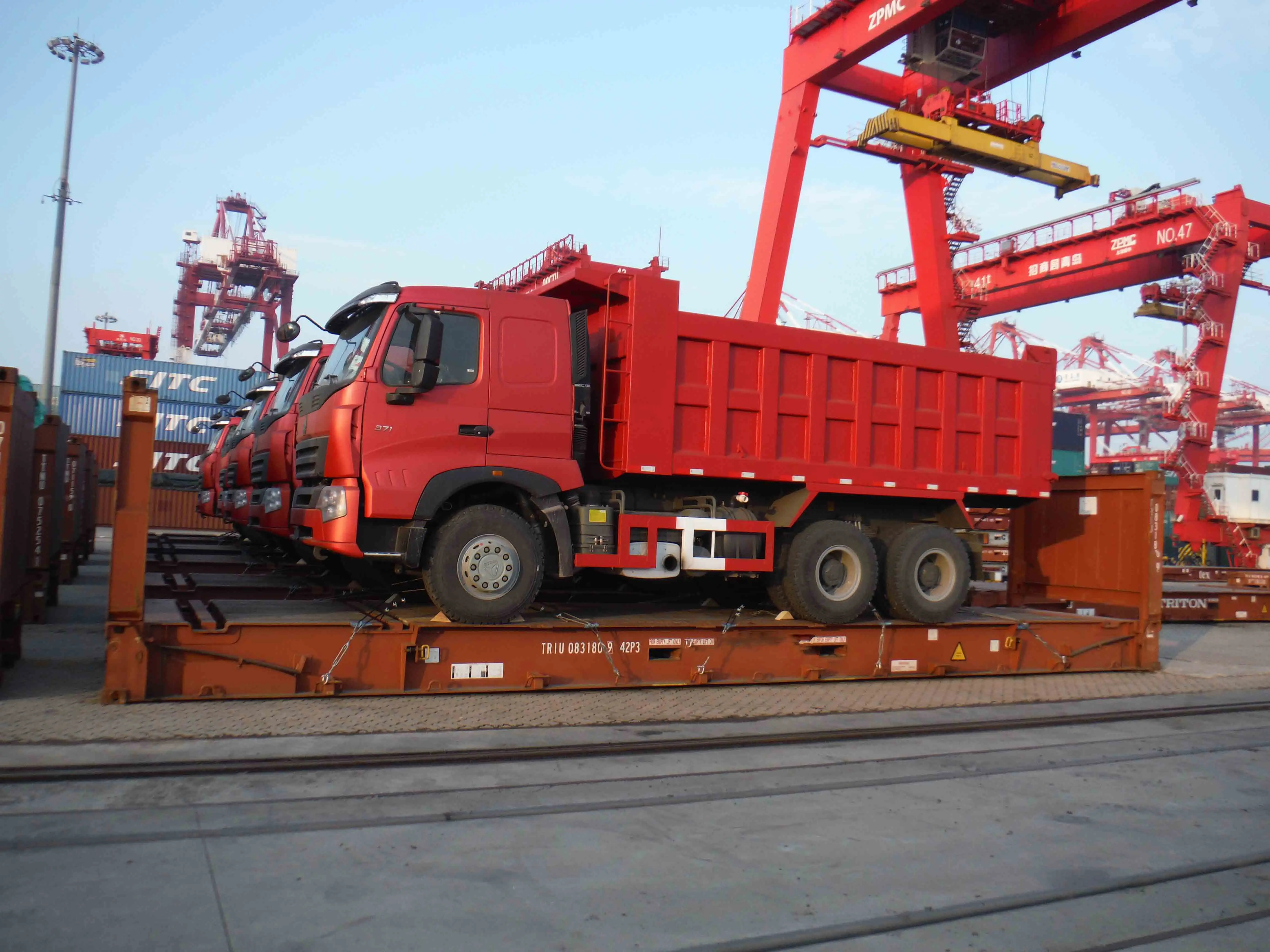 Sinotruk Howo 4x4 Cargo Small Flatbed Truck 8 Wheeler 10 Ton Light Van