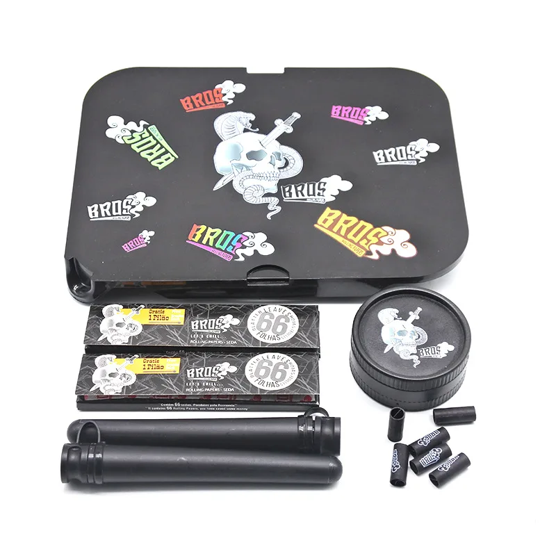 Wholesale Custom Logo Smoking Kit Biodegradable Tobacco Grinder Cigarette Paper Plastic Pipe 4-in-1 Rolling Tray for Smoke Shop